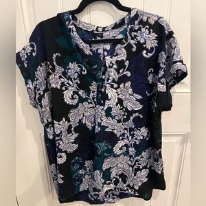 XL Macys Blue and White Graphic Short Sleeve Blouse with Mandarin Collar